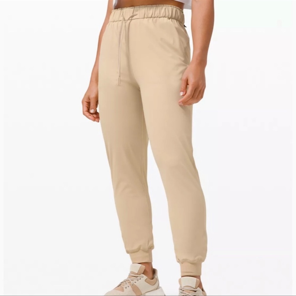 Lululemon Stretch High-Rise Jogger